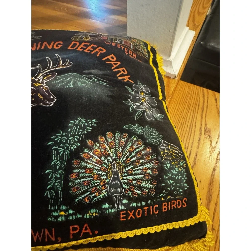 Vintage Pymatuning Deer Park Pillow Jamestown Pennsylvania Gold Yellow‎ Animals